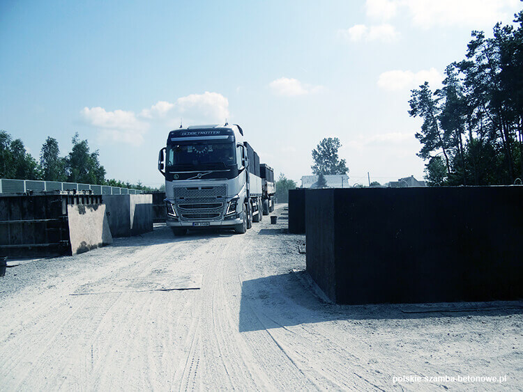 Transport szamb betonowych  w Rawie Mazowieckiej
